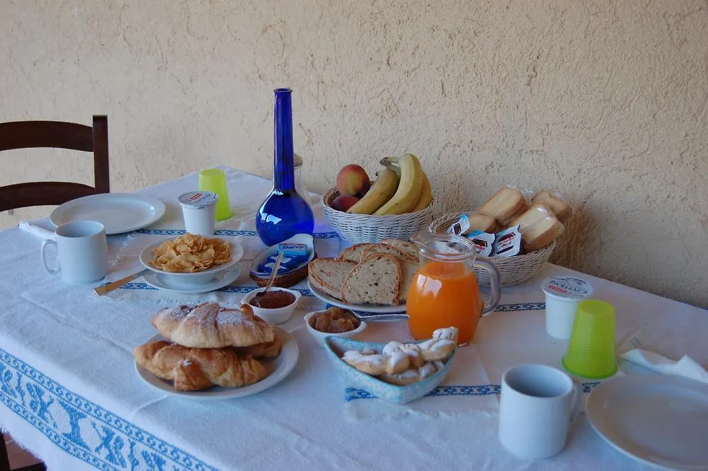 Hôtel La Vecchia Fornace à SantʼAnna Arresi Maison d'hôtes
